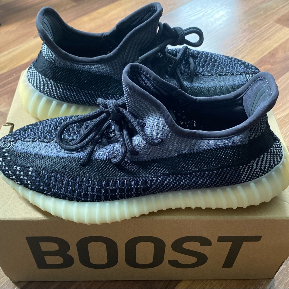Yeezy Boost 350 V2 Carbon/Asriel